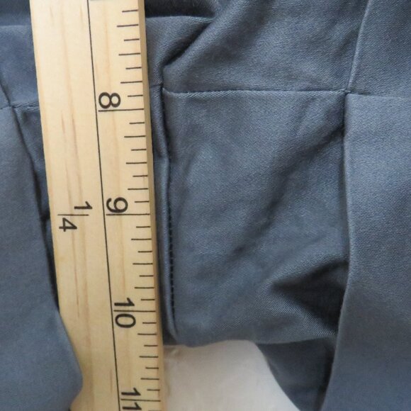 New York & Company* Women's 2" Belt Loop Multipocketed Gray Chino Shorts~ Size 2 - Picture 6 of 10